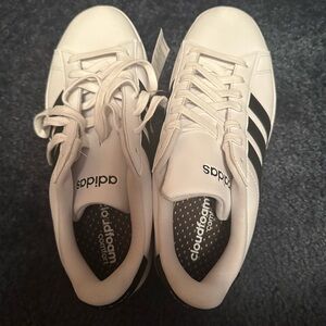 Women’s Adidas Cloudfoam White and Black Sneakers size 9.5.
